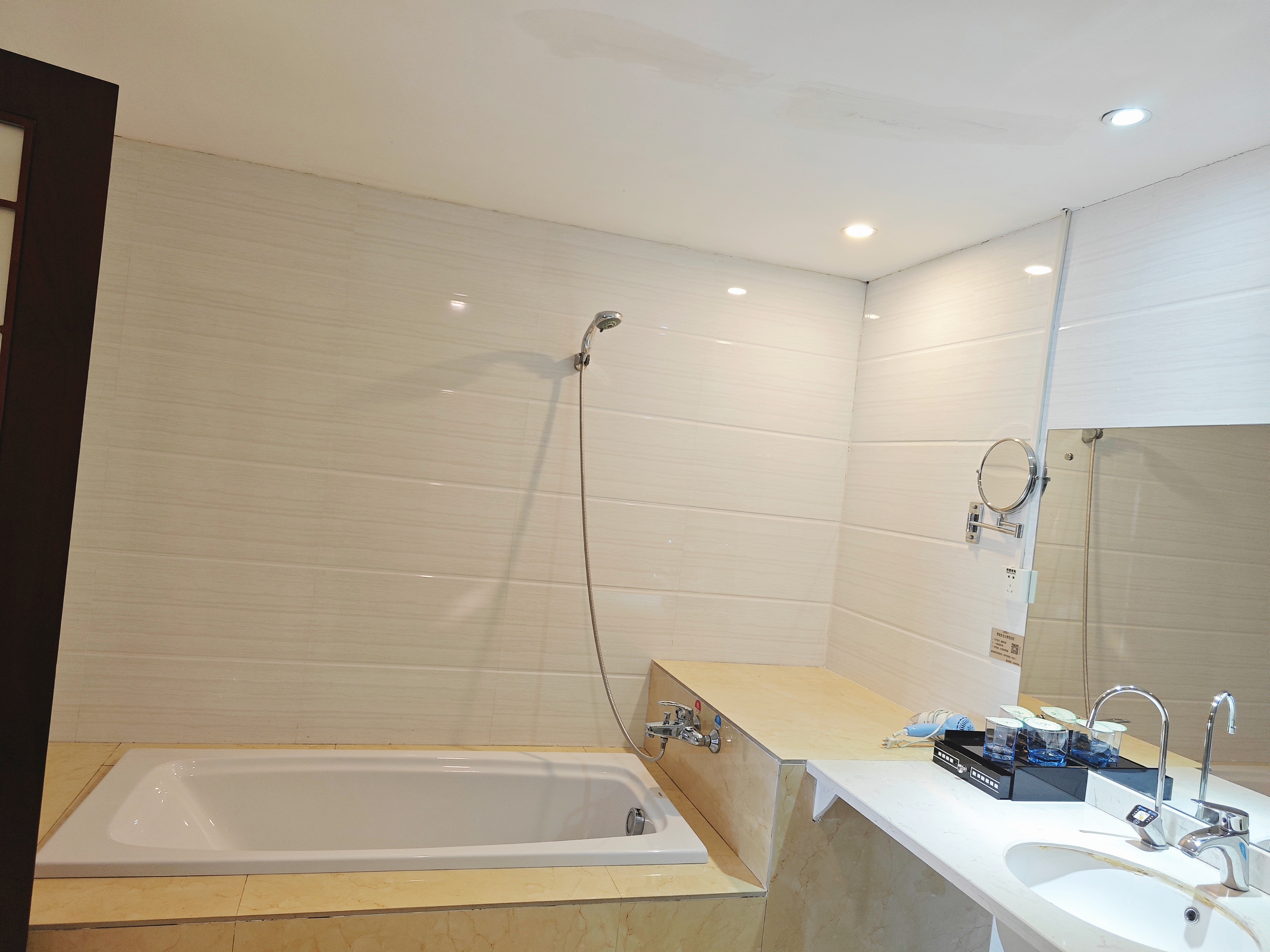 Yuxia International HotelTriple Room