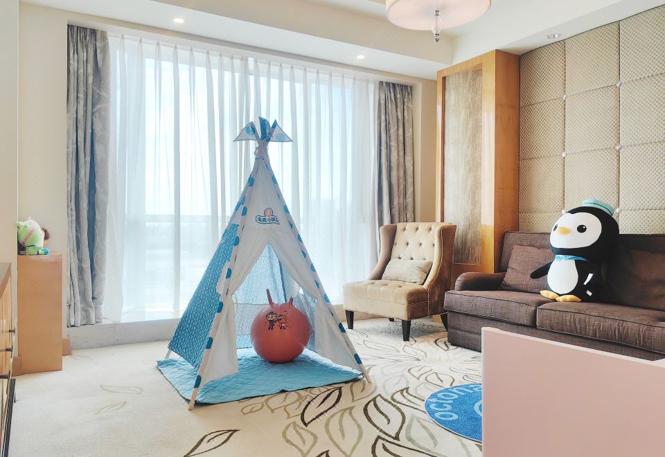 Octonauts Theme Family Suite