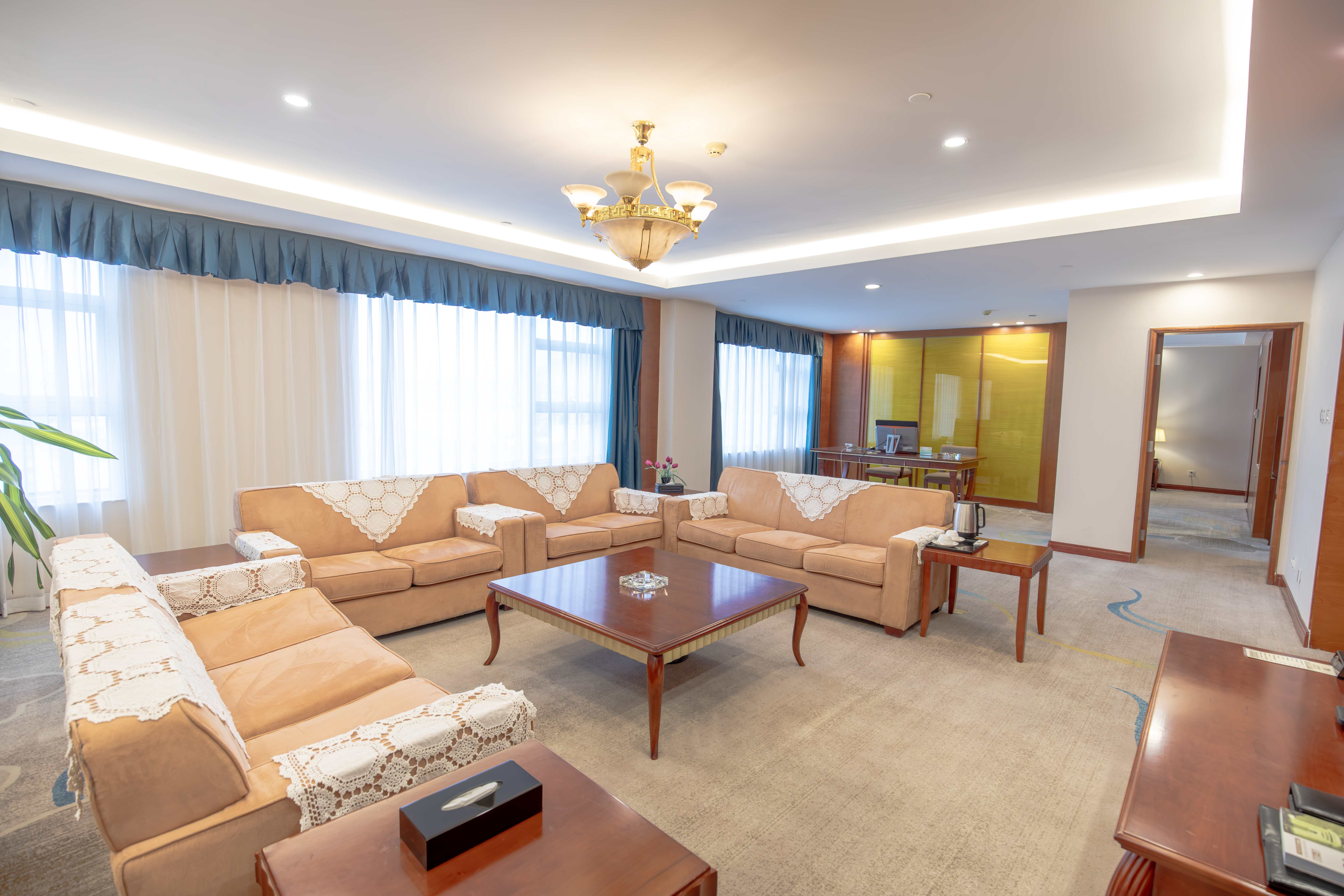 Deluxe Executive Suite