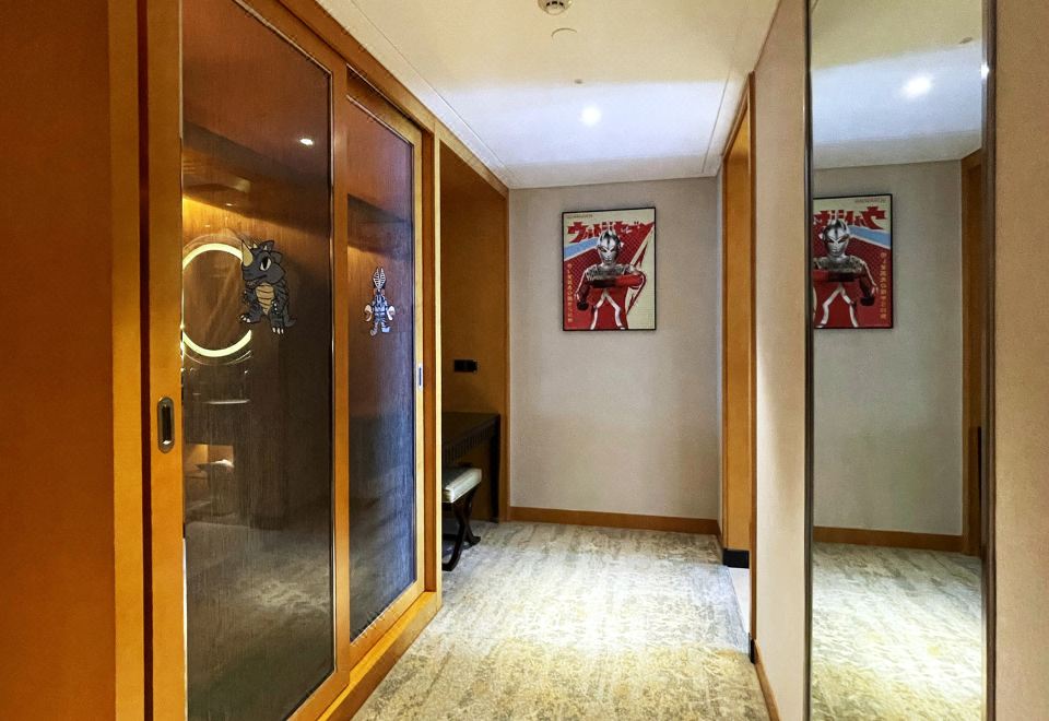 经典奥特曼亲子主题至尊海景大床房