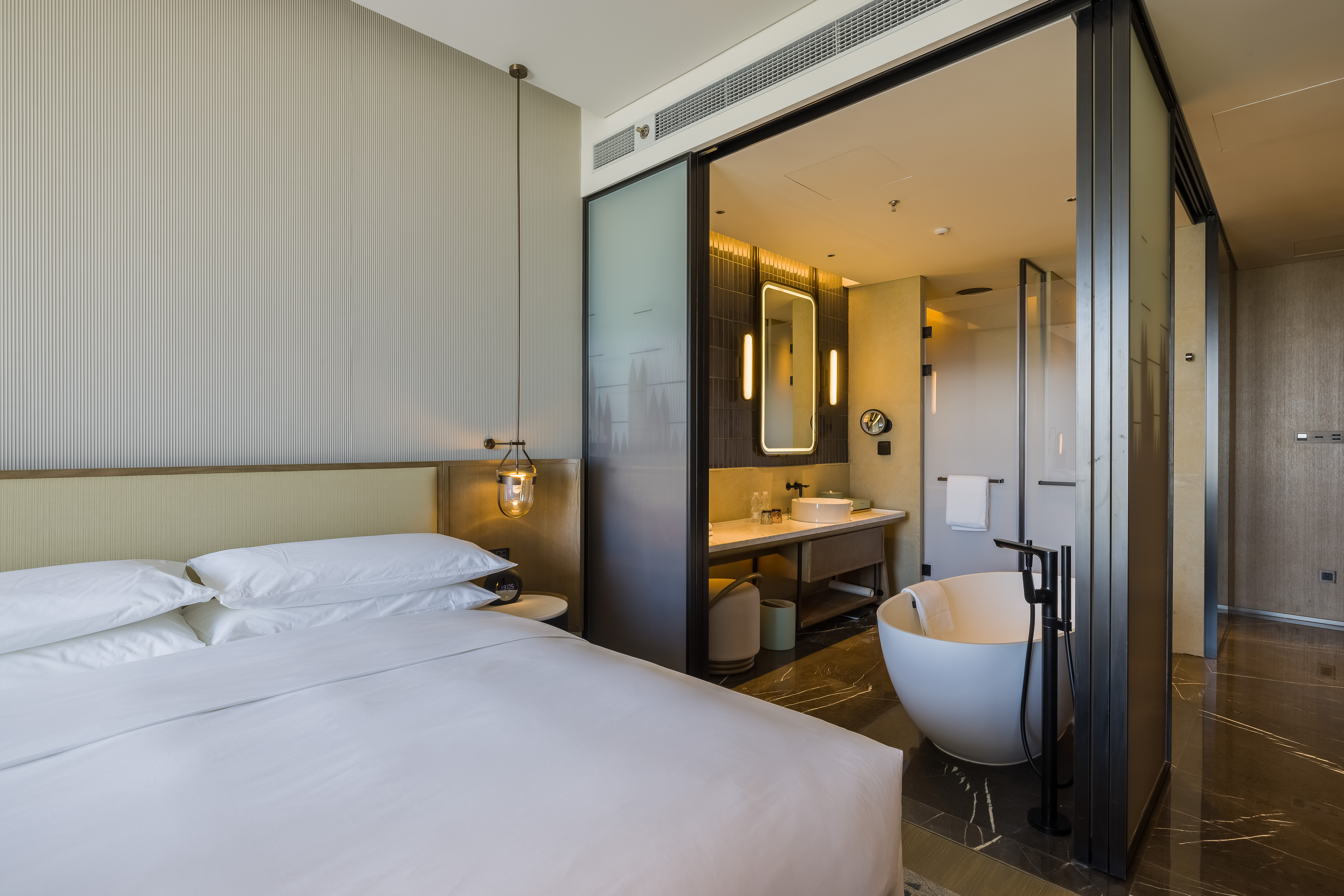 豪华城景大床房