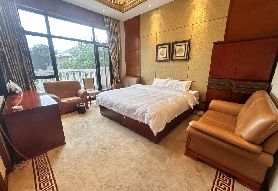 园景阳台大床房