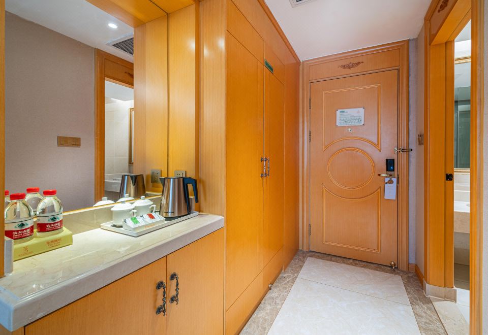 豪华特大床房（亲子床+宽敞明亮）