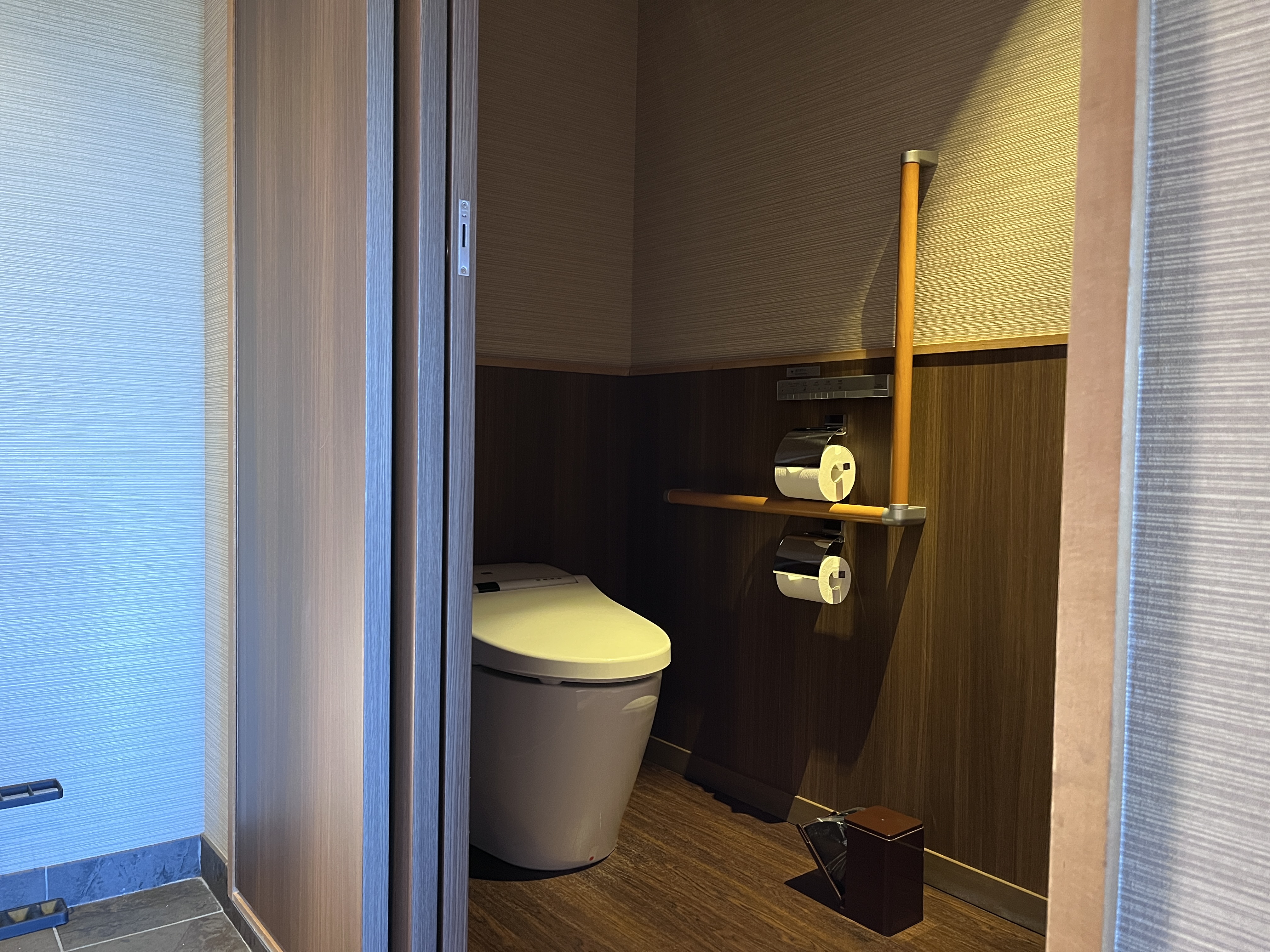 富士山侧温泉露天浴池（2号楼无障碍西式房间）