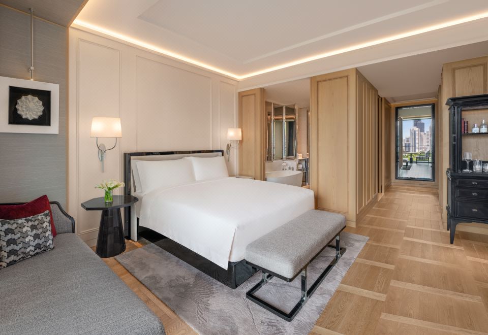 俱乐部大床房（带阳台可享用酒廊）