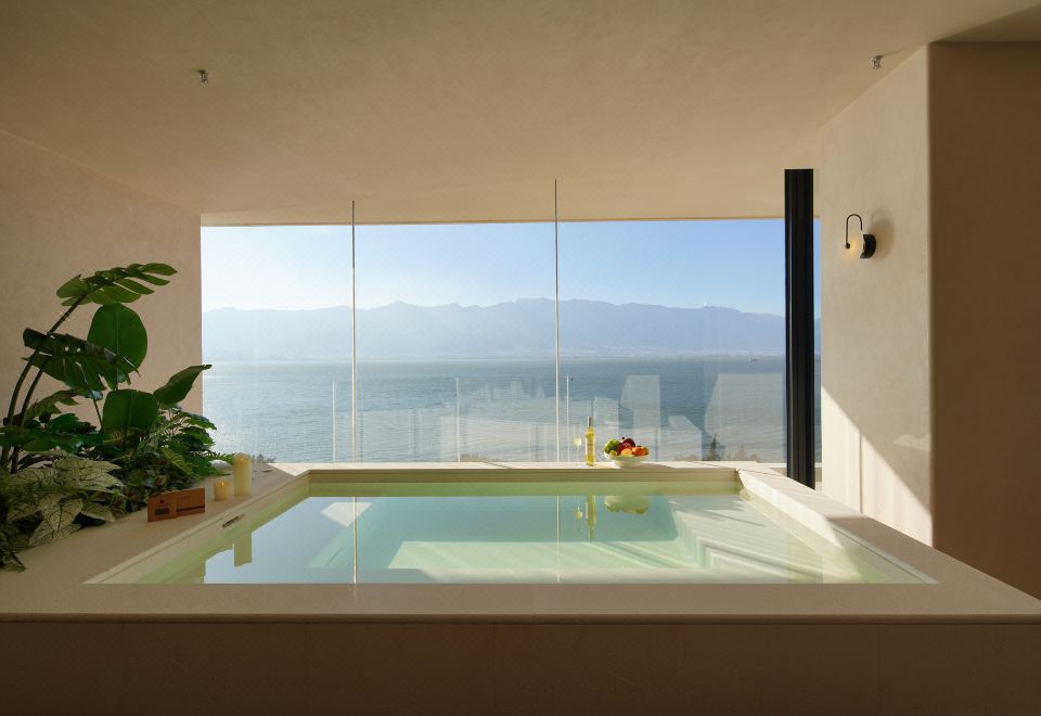 270度海景豪華家庭套房「馬歇爾音響+戴森吹風機」