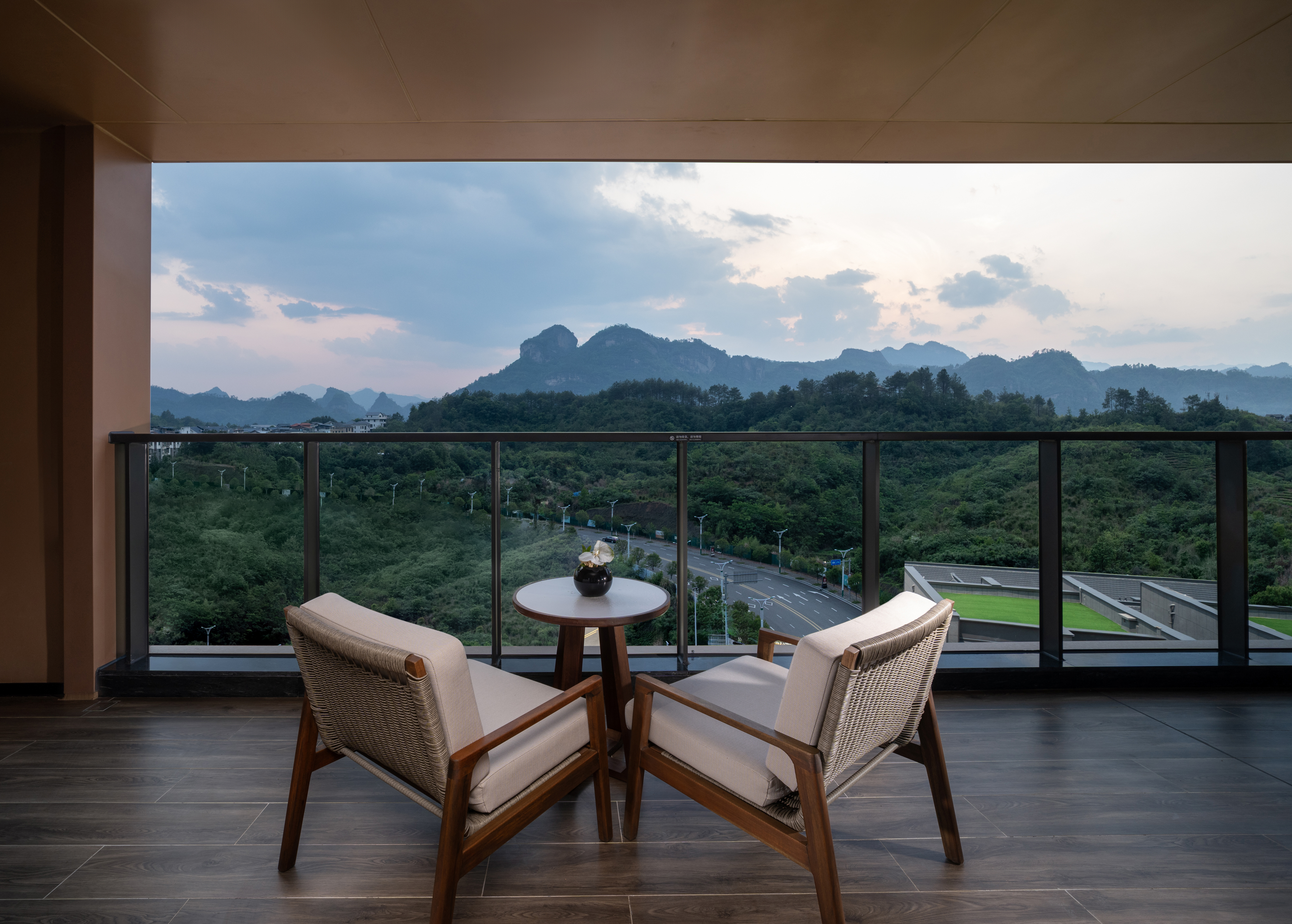 Standard Suite With Mountain View