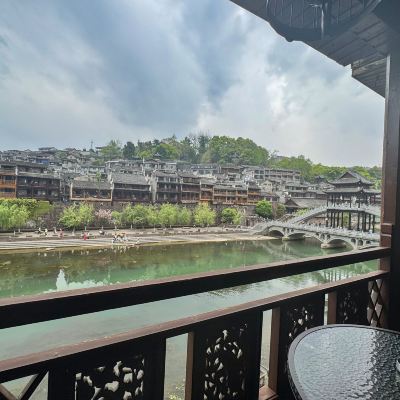 B棟臨江大床房 鳳凰水雲之澗輕奢民宿優惠