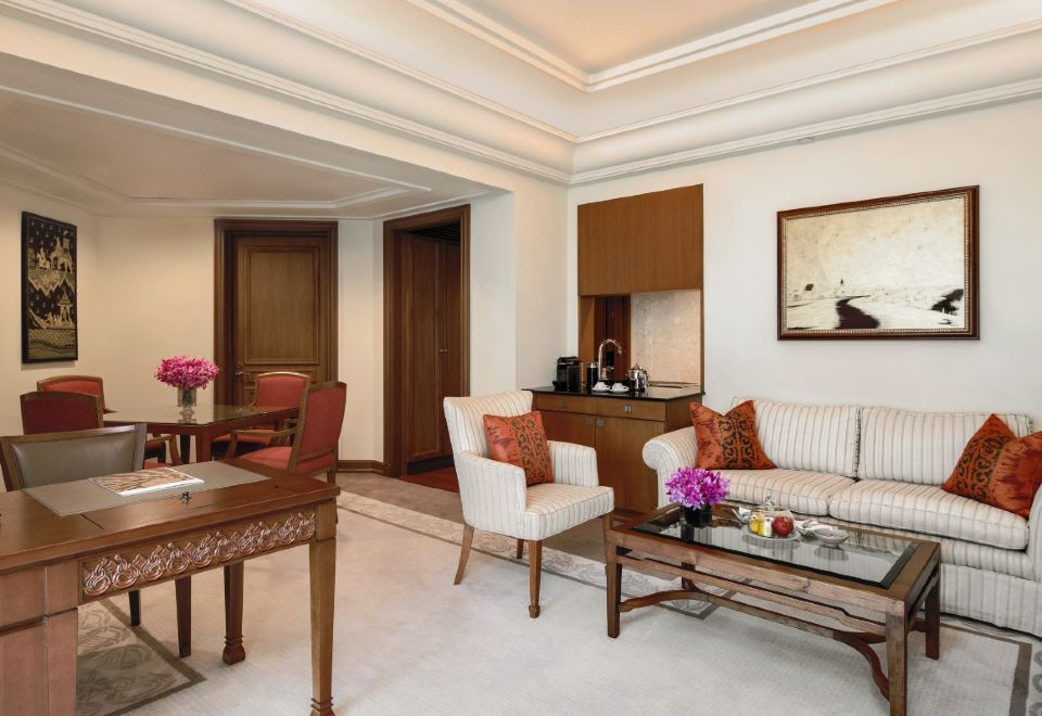 The Peninsula BangkokPremier Suite