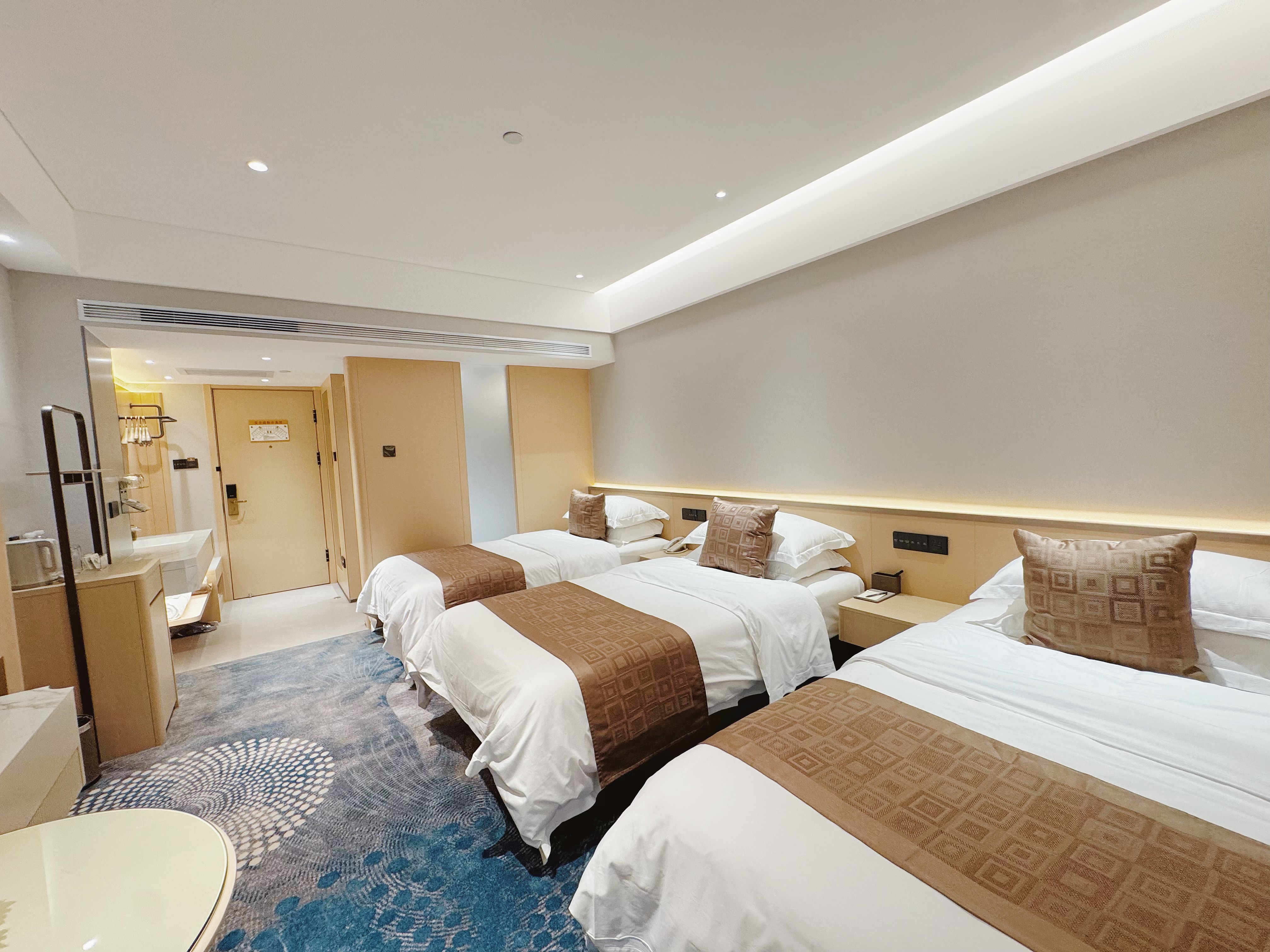 豪华三人间（金可儿床垫）