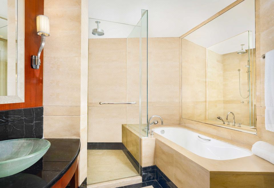 Sheraton Hotel DongguanNoah's Jungle Adventure Family Room