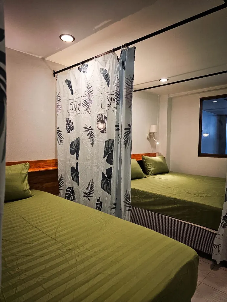 Bed In 7 Beds Mix Dorm - Share Bathroom (Mixed Gender)