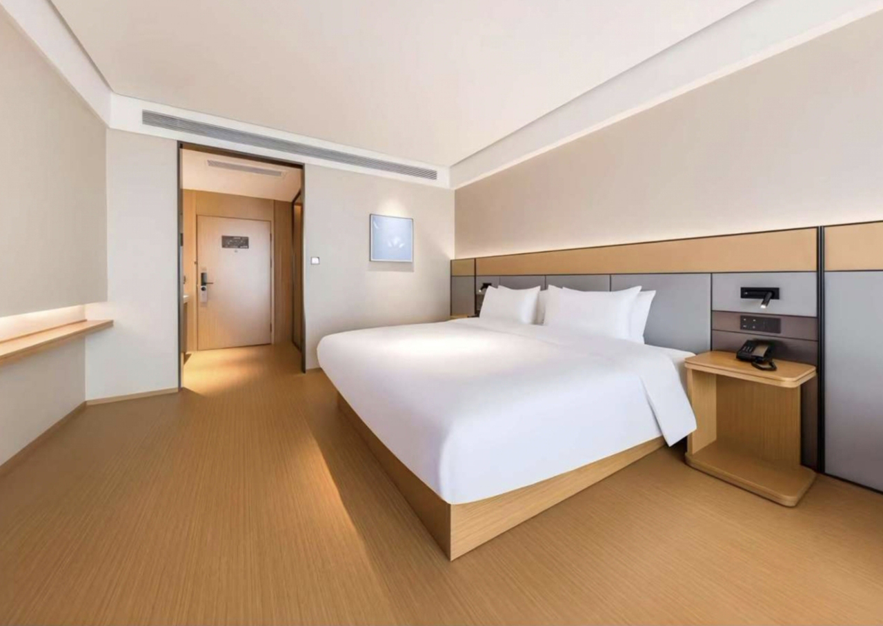 商务大床房（智能客控+深睡床垫深睡枕+手机智能投屏）