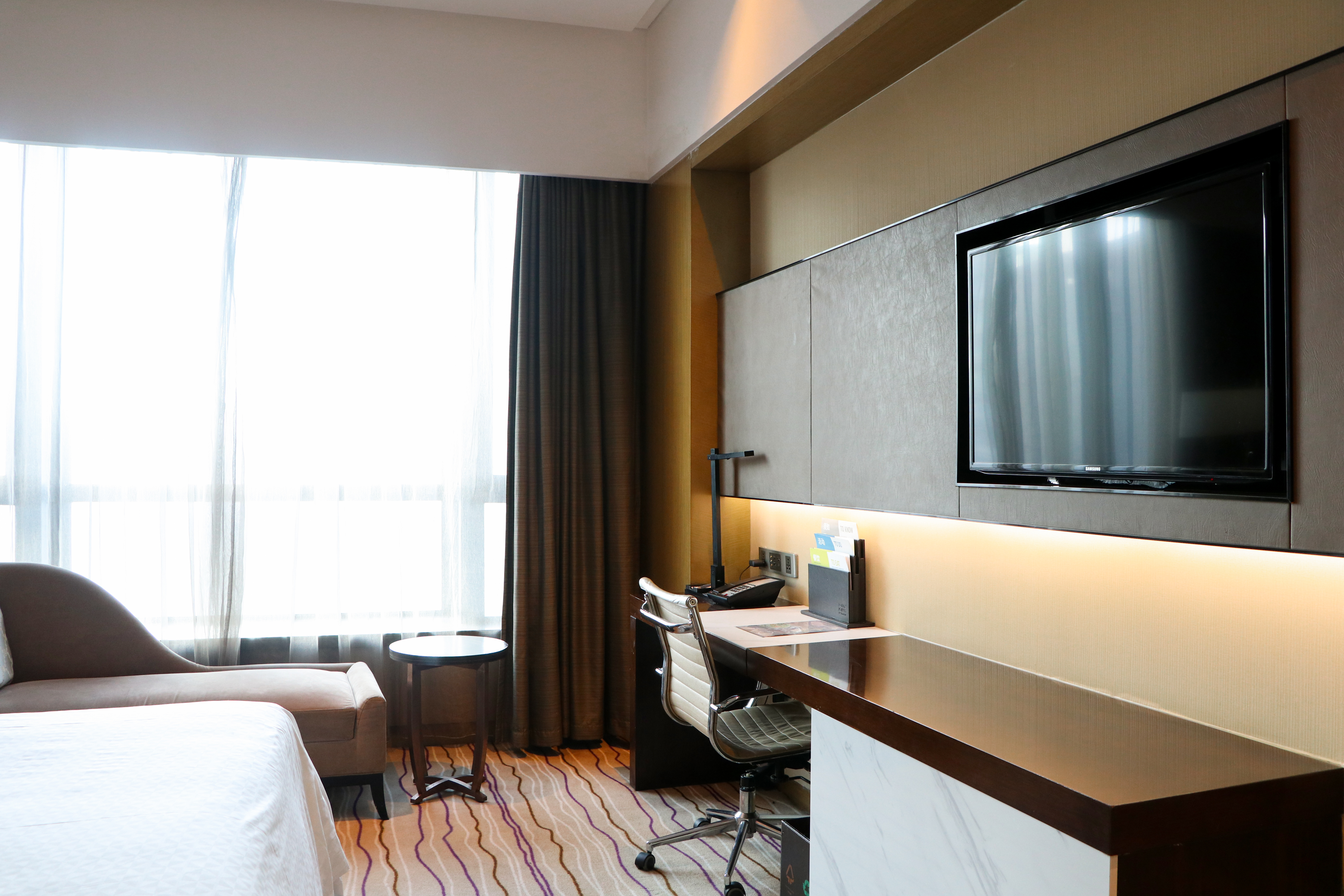 Executive Queen Room