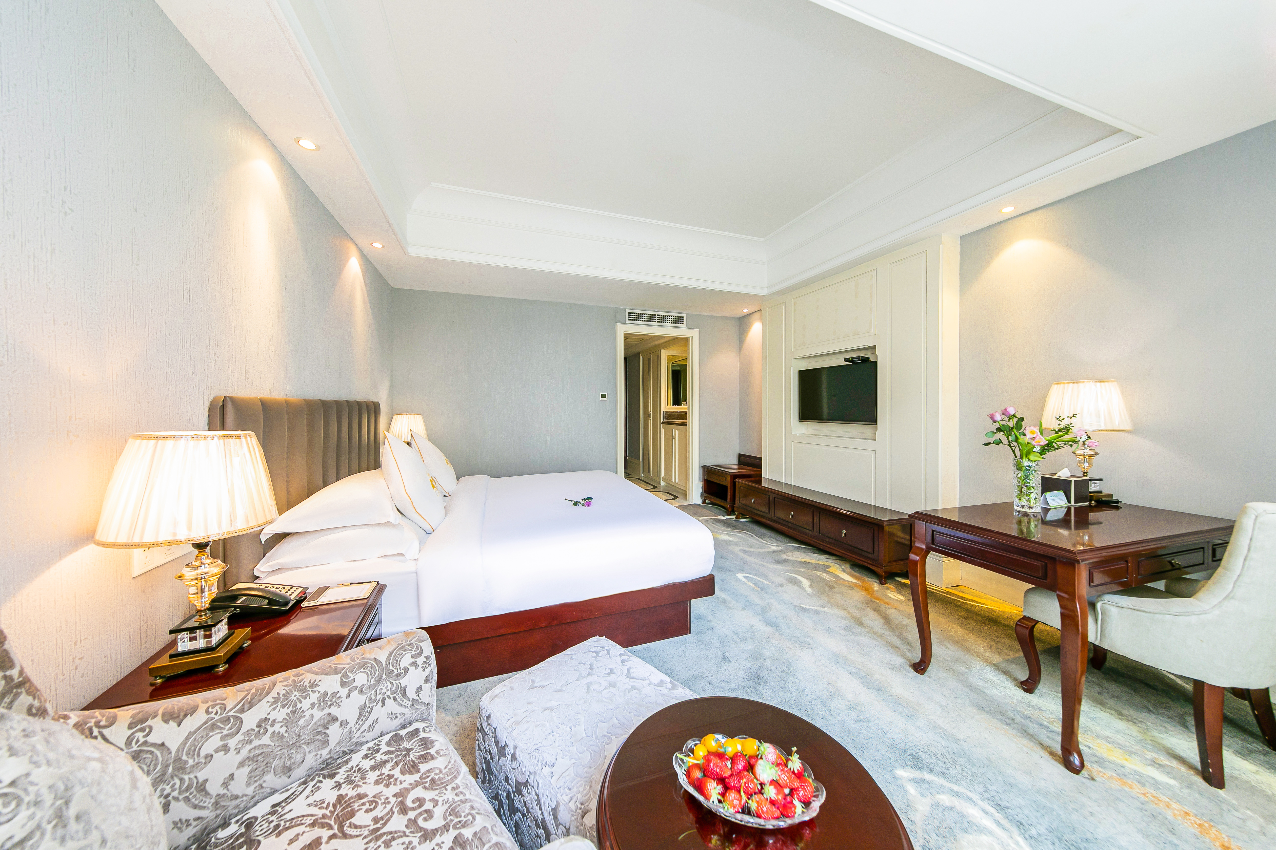 Rezen Hotel Zhoushan Tairu豪华大床房（直饮水）