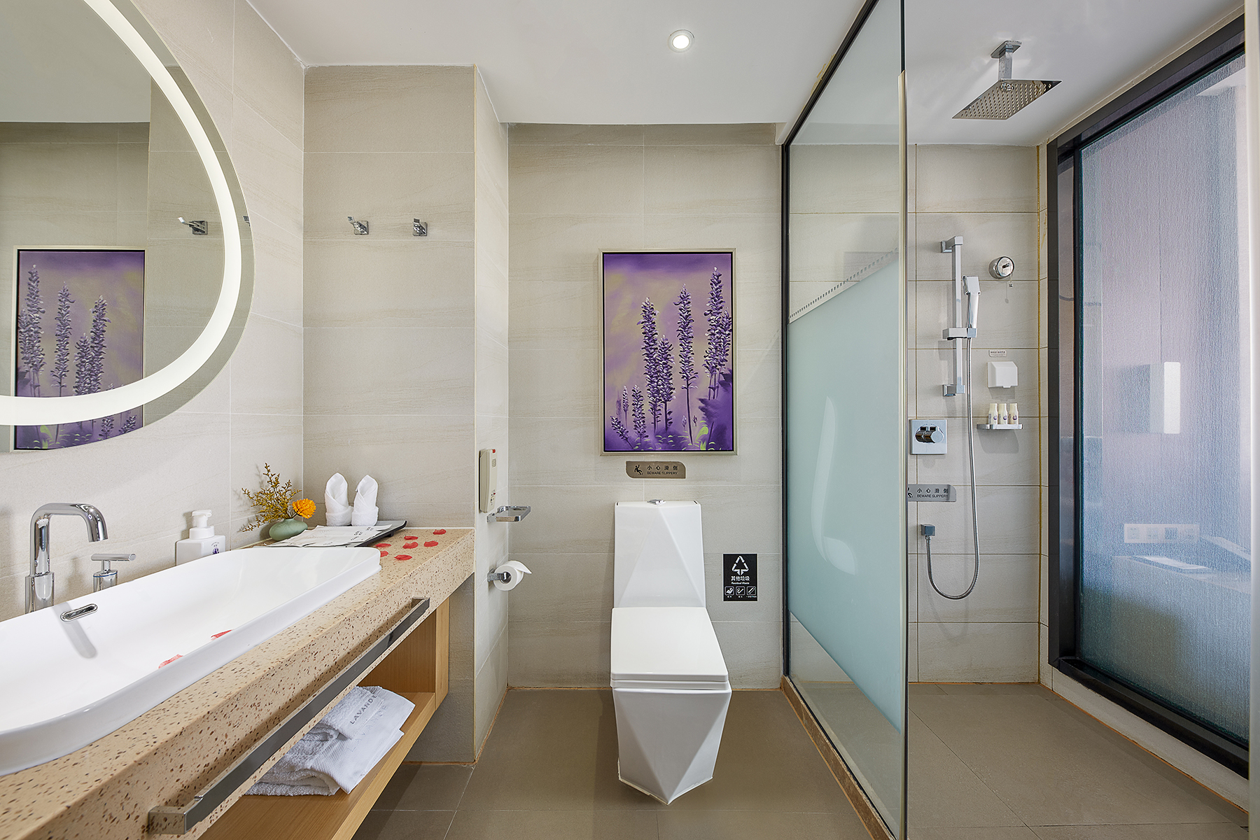 浪漫優享房（薰衣草主題+浪漫布置）