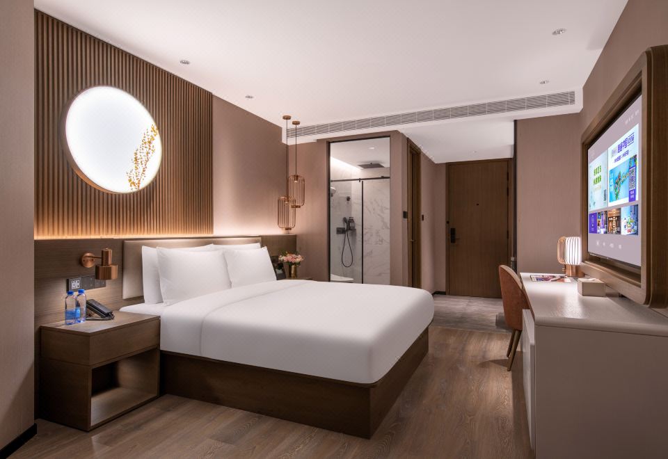 商務大床房（迷你冰箱+智能客控+無線投屏）