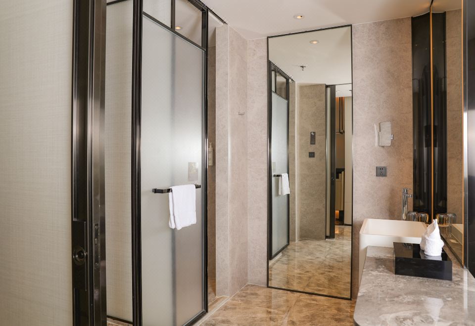 Courtyard by Marriott Shenzhen NorthwestDeluxe 2-bed Room