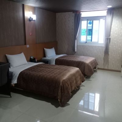 標準房 花鄉旅館連鎖-巨蛋店優惠