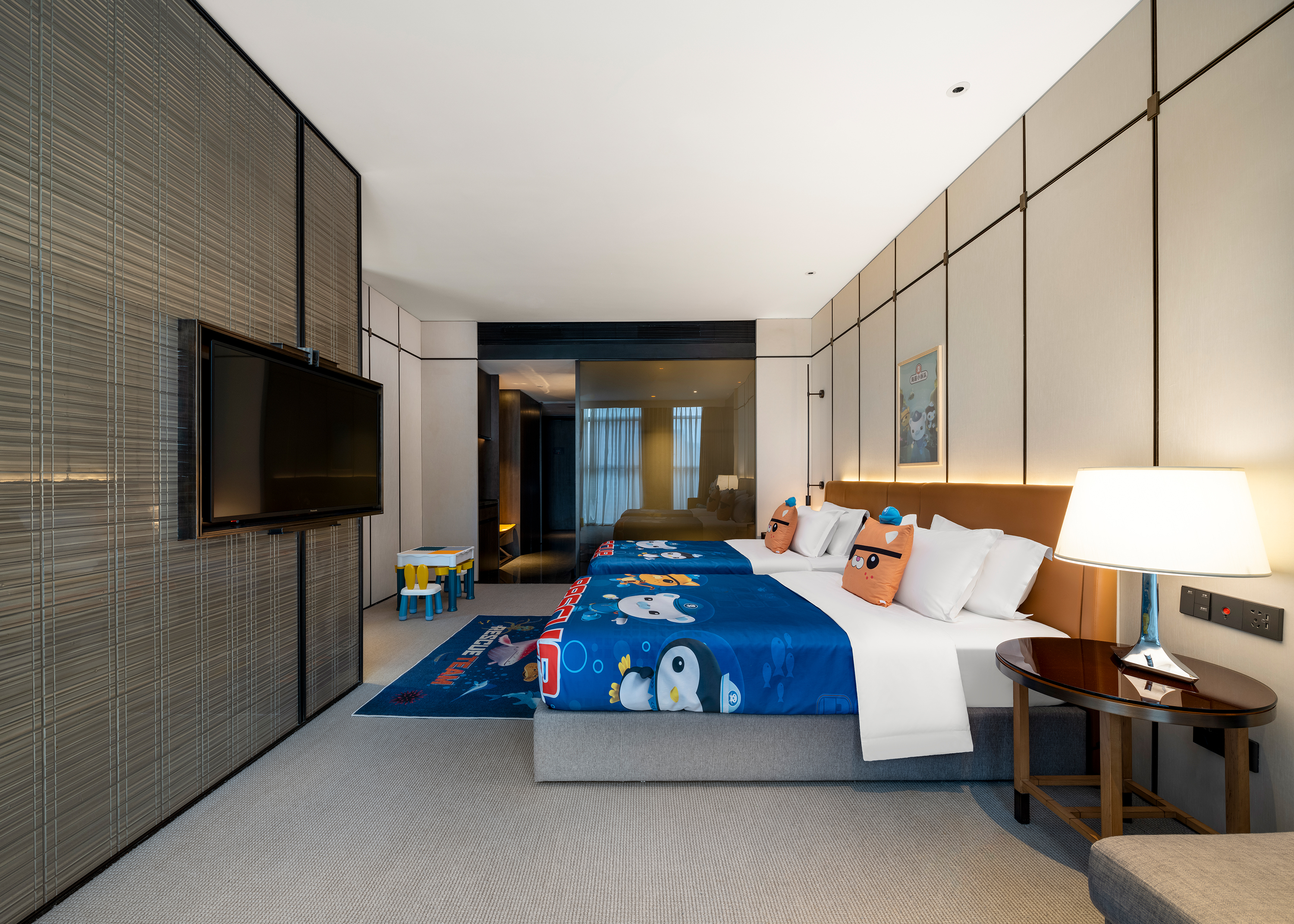 亲子双床房-海底小纵队（都市城景+亲子空间+ 迷你冰箱）