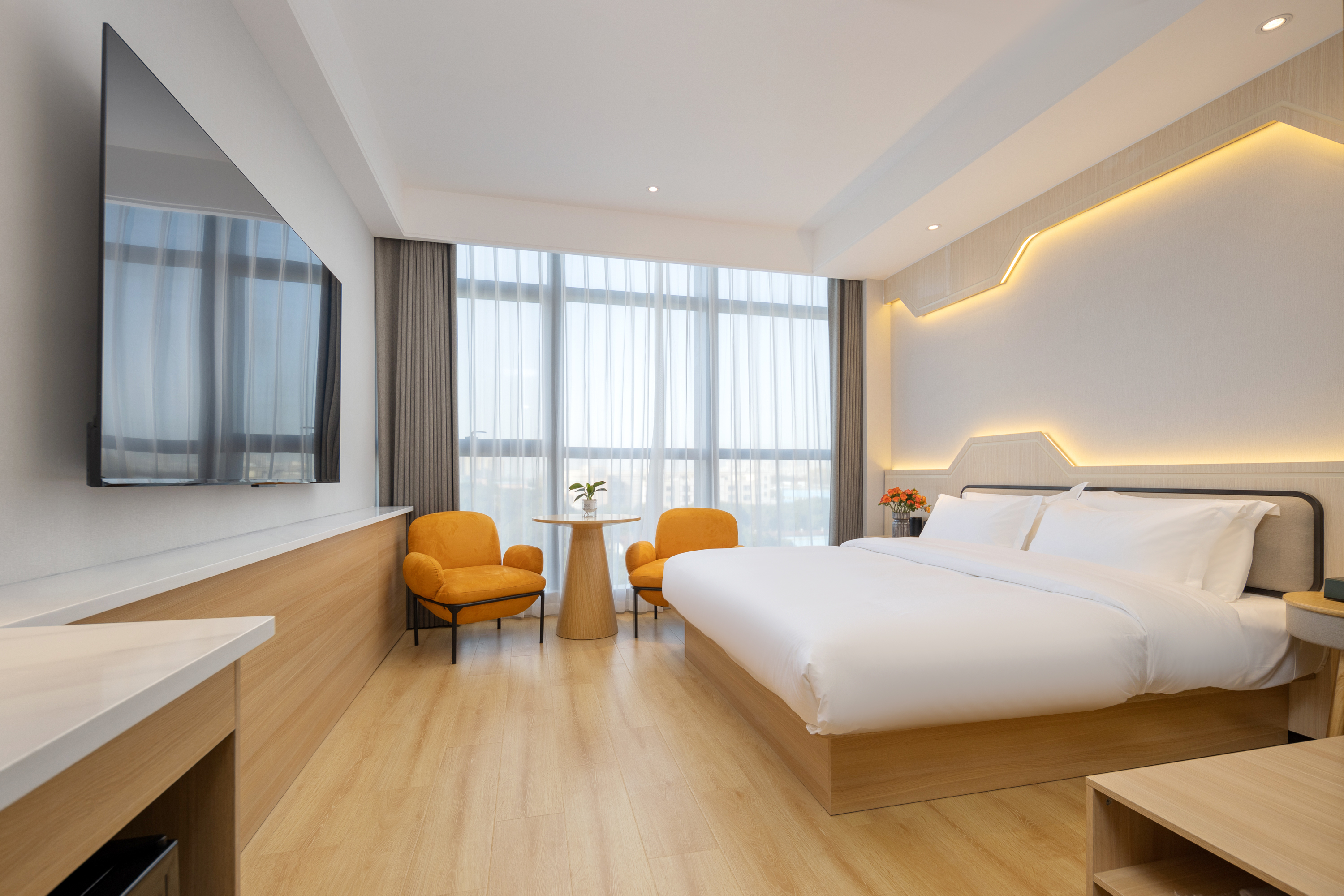 臻享大床房（阳光满屋+70寸高清可投屏电视）