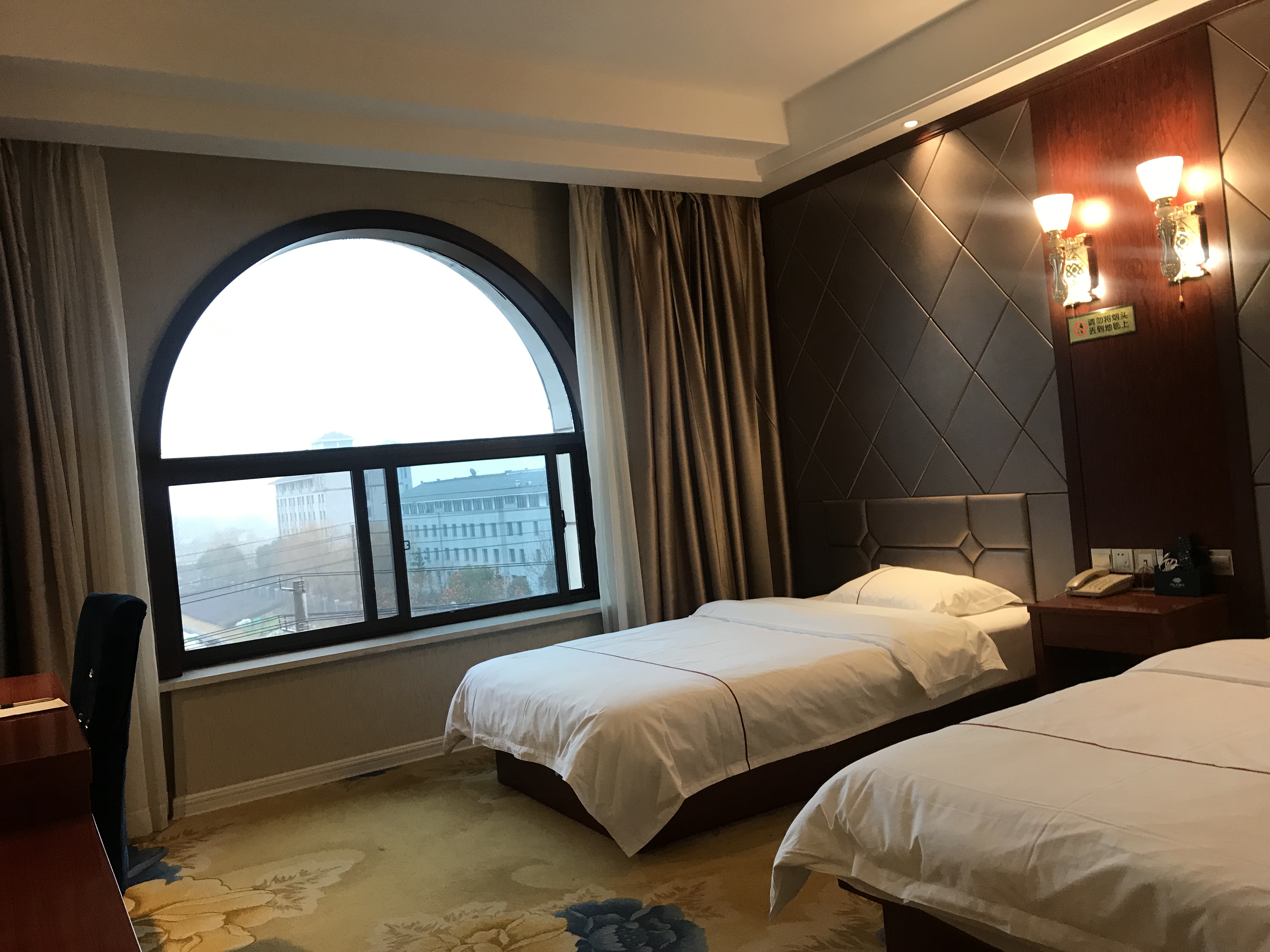 Business Room (2 Beds)