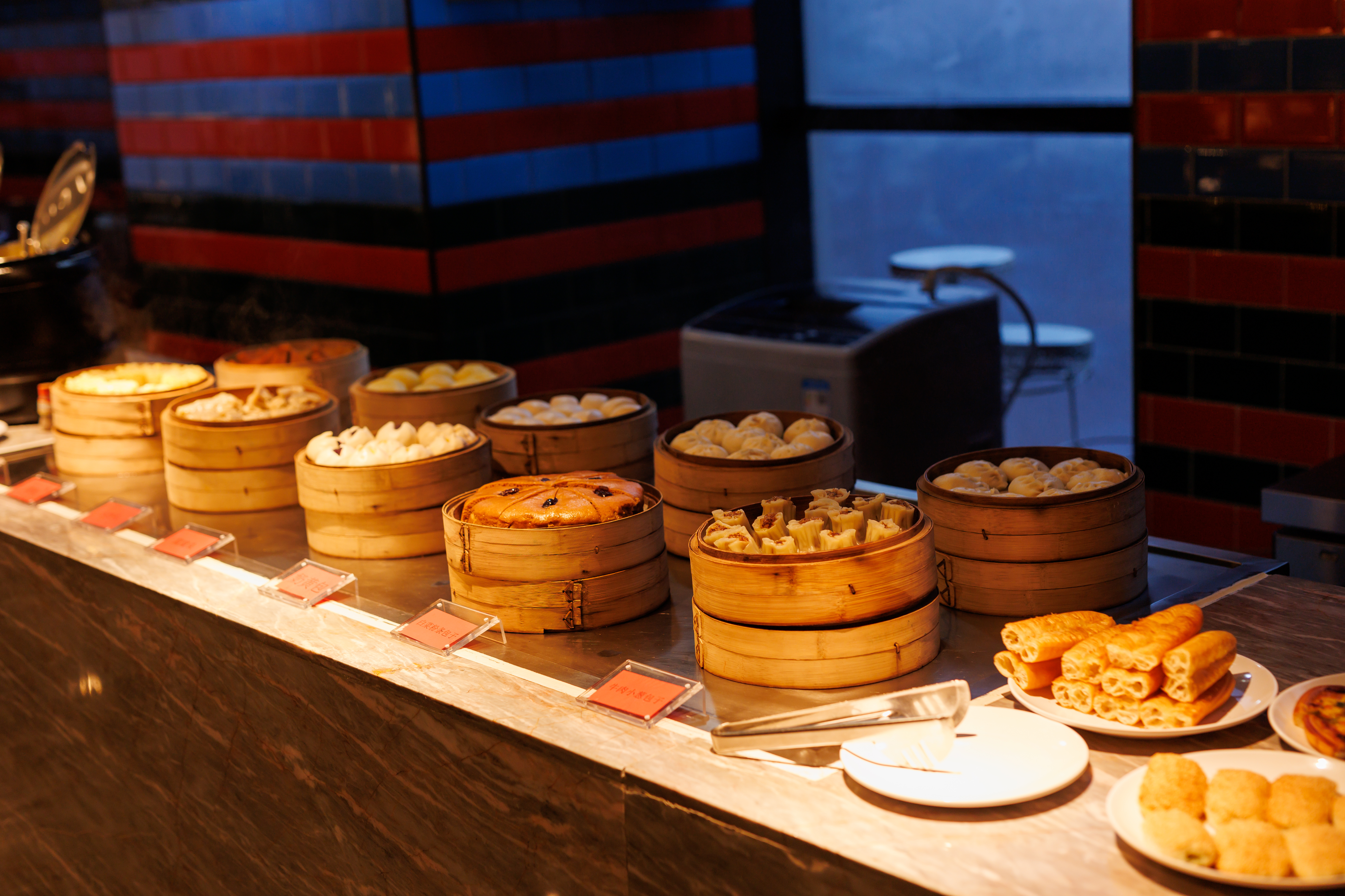 高级行政大床房 【慕斯床垫+智能客控+白鸭绒被+浴缸】