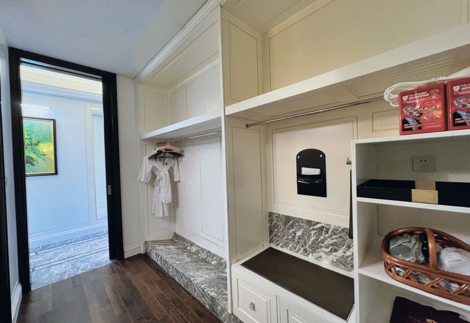 航空航天主题亲子套房（大空间，上下铺及滑梯，浴缸）