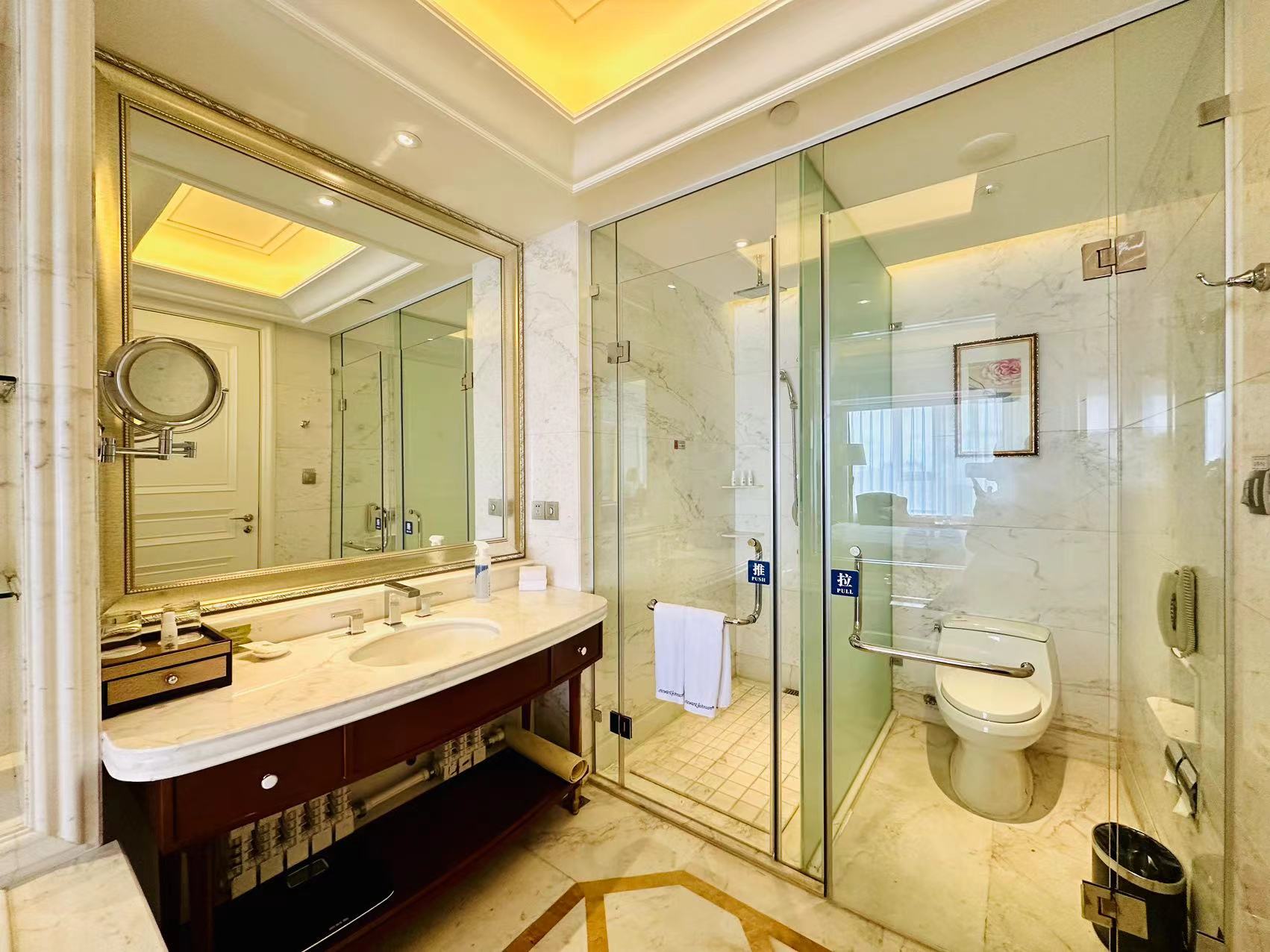 行政零压大床房