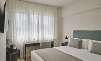 Tres Torres Atiram Hotels - Housity