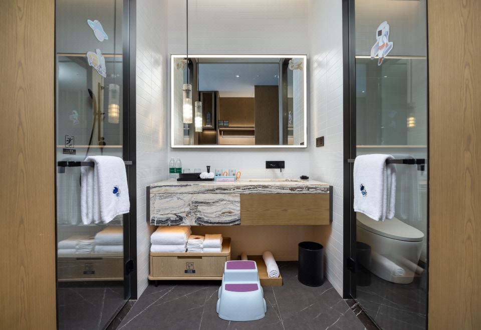 航天主题客房，1张大床及1张上下床