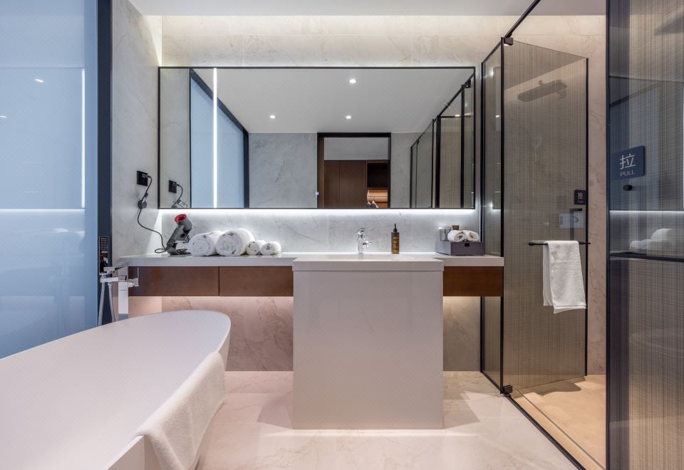 UrCove by Hyatt Beijing Tiantan Hospital Advanced Business ParkExecutive Queen Room