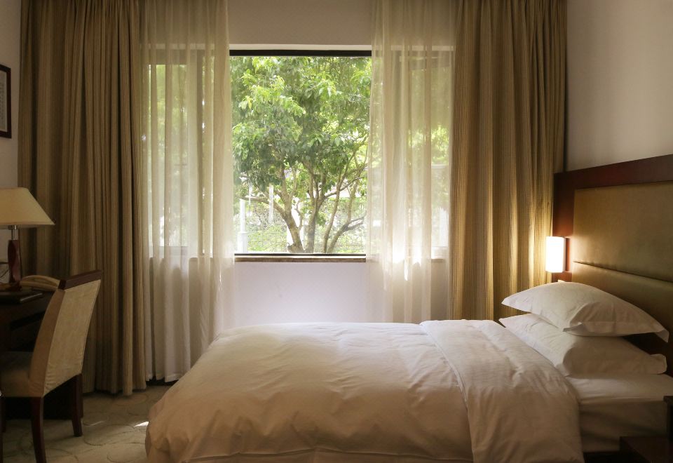 Tiantai Hot Spring ResortAnnex Building Elegant 2-bed Room