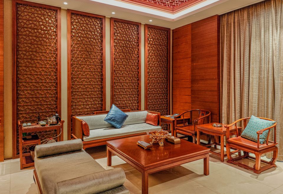 Regal Palace Hot Spring Hotel GuangzhouVilla V6 - 5-Room (Soaking Tub, Mahjong Room, 2 Living Rooms, Garden)