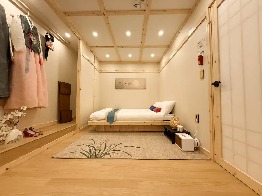 Golmok Stay – Hanok-style Accommodation With Hanbok Experience, 5 Minutes In Nampo-dong,night Market - Busán