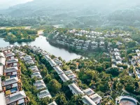 Naxiangshan Rainforest Resort Hotel (Baoting Yanoda Store) فنادق في باوتينغ