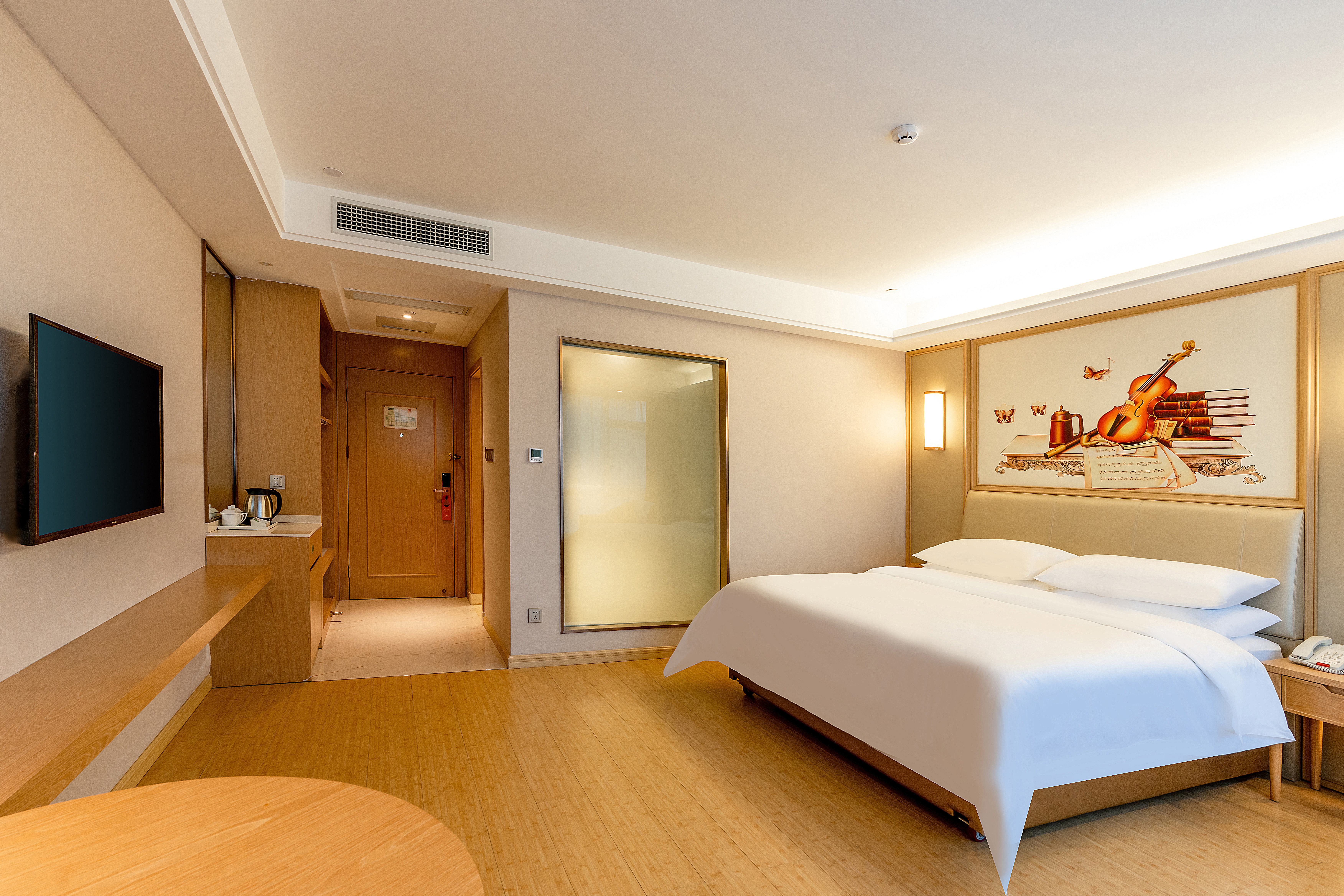 江景大床房（零压助眠床品+窗外江景）