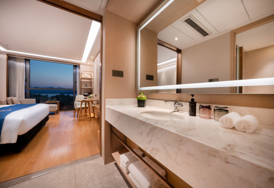 Ren He Hotel HangzhouKing Room With Panoramic View Of West Lake