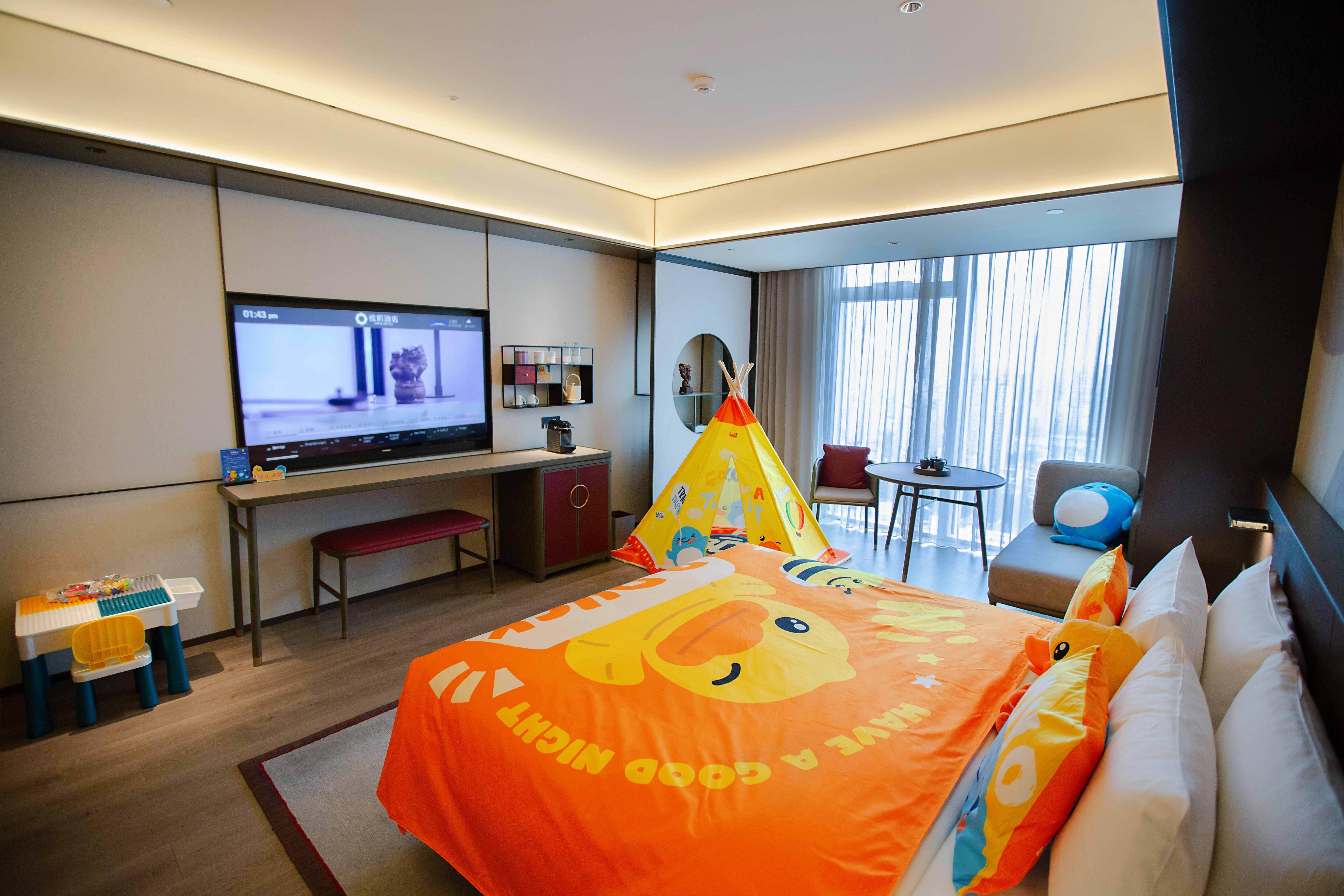 小黄鸭亲子主题房