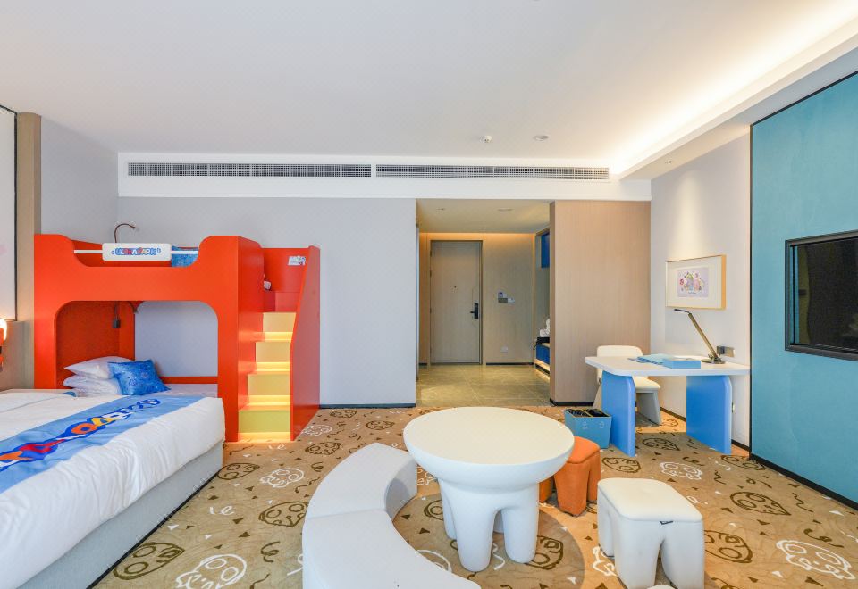 奥特欢乐园家庭房