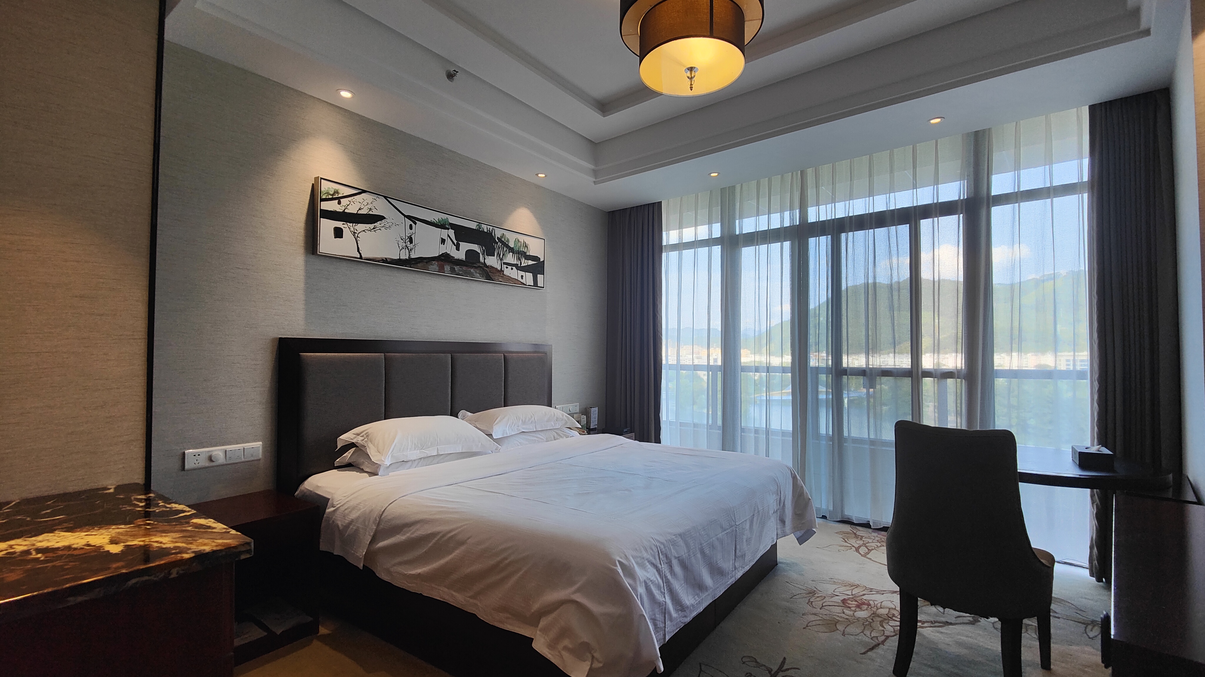 静逸豪华大床房