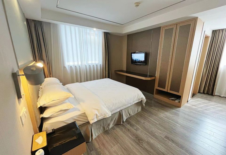 Phoenix Regalia Hotel (Chengdu Chunxi Road Taikoo Li Store)Supreme Queen Room