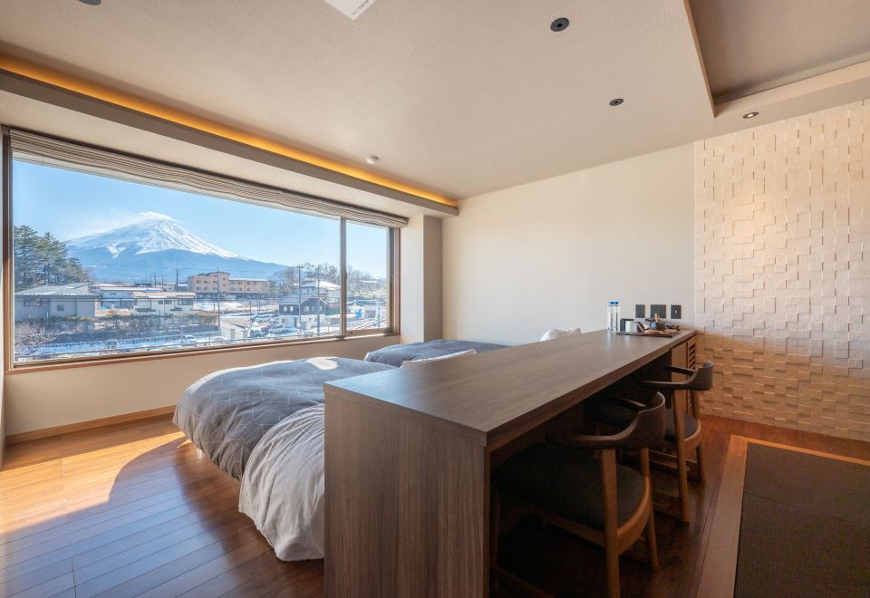 附樓4F和洋室帶富士山景觀浴缸臥室靠窗