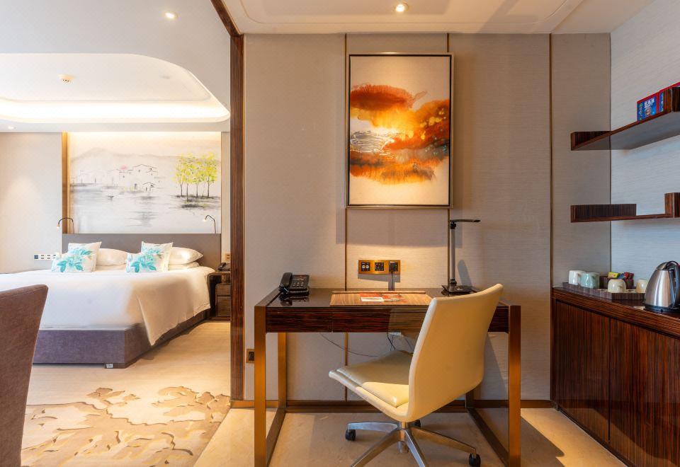 豪华大床房（双洗手间+小会客厅）