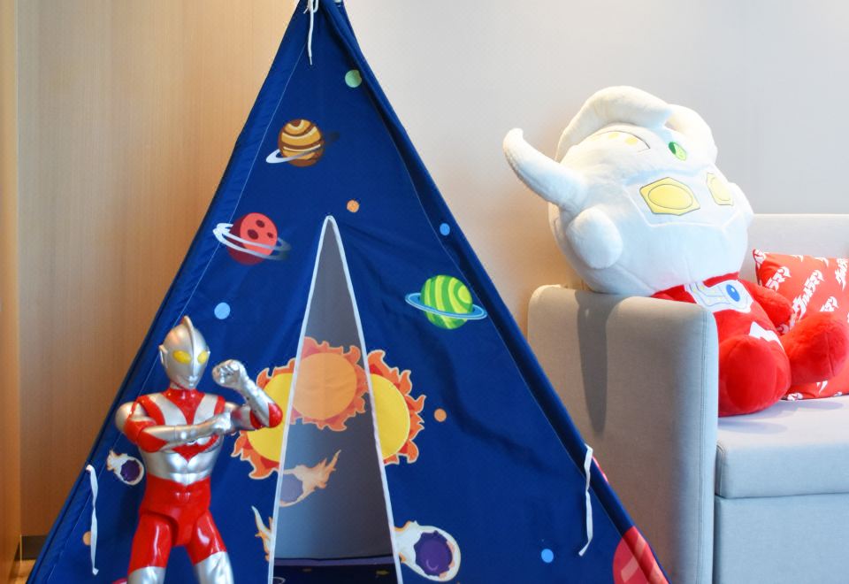 Hyatt Place Huangshan Train StationUltraman Double Bed Family Theme Room