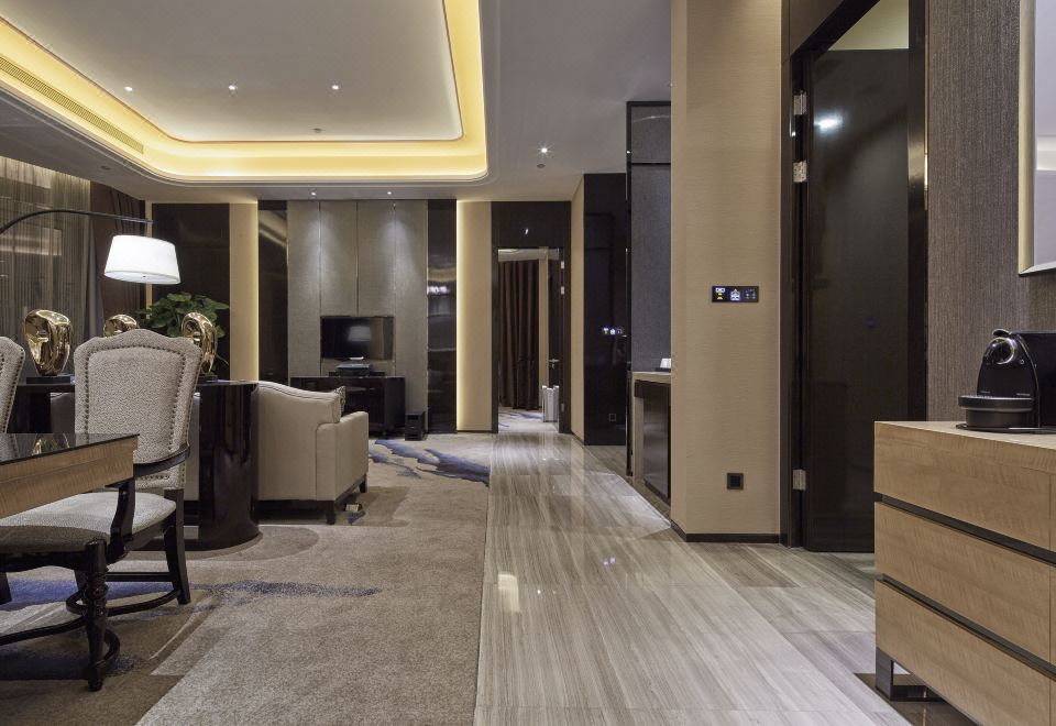 董事套房（跑步機、智能馬桶、獨立客廳、衣帽間）