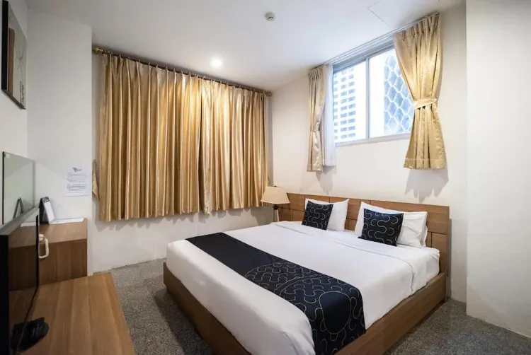 Double Room Small Window