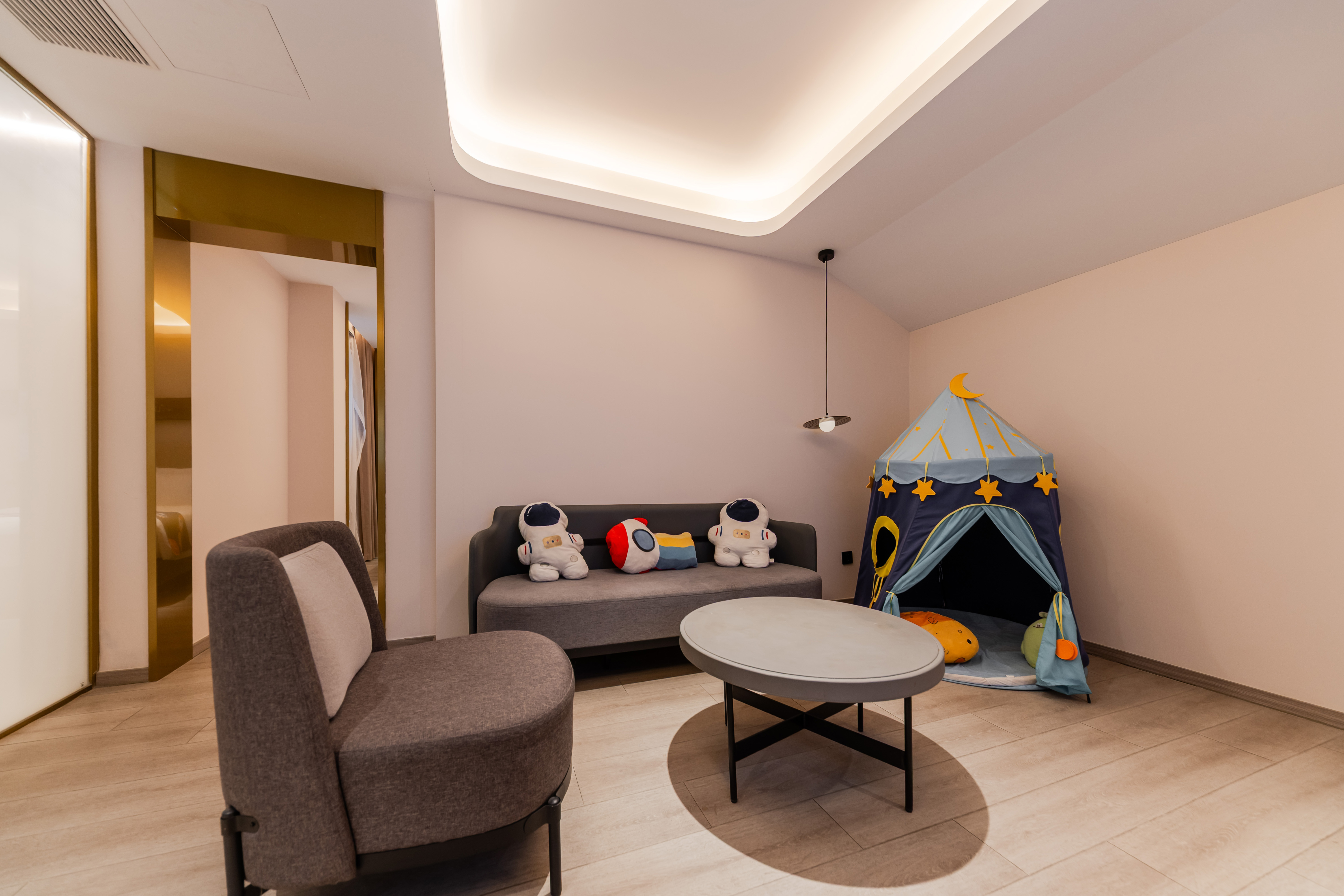 套房（智能投屏+徕芬吹风机）