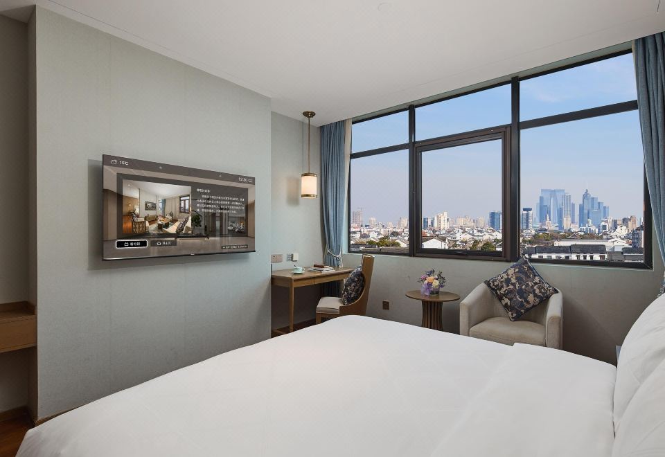 東方之門景觀大床房（可投屏液晶電視）