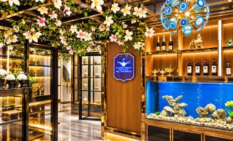 Aladdin Magical Holiday Hotel - Housity